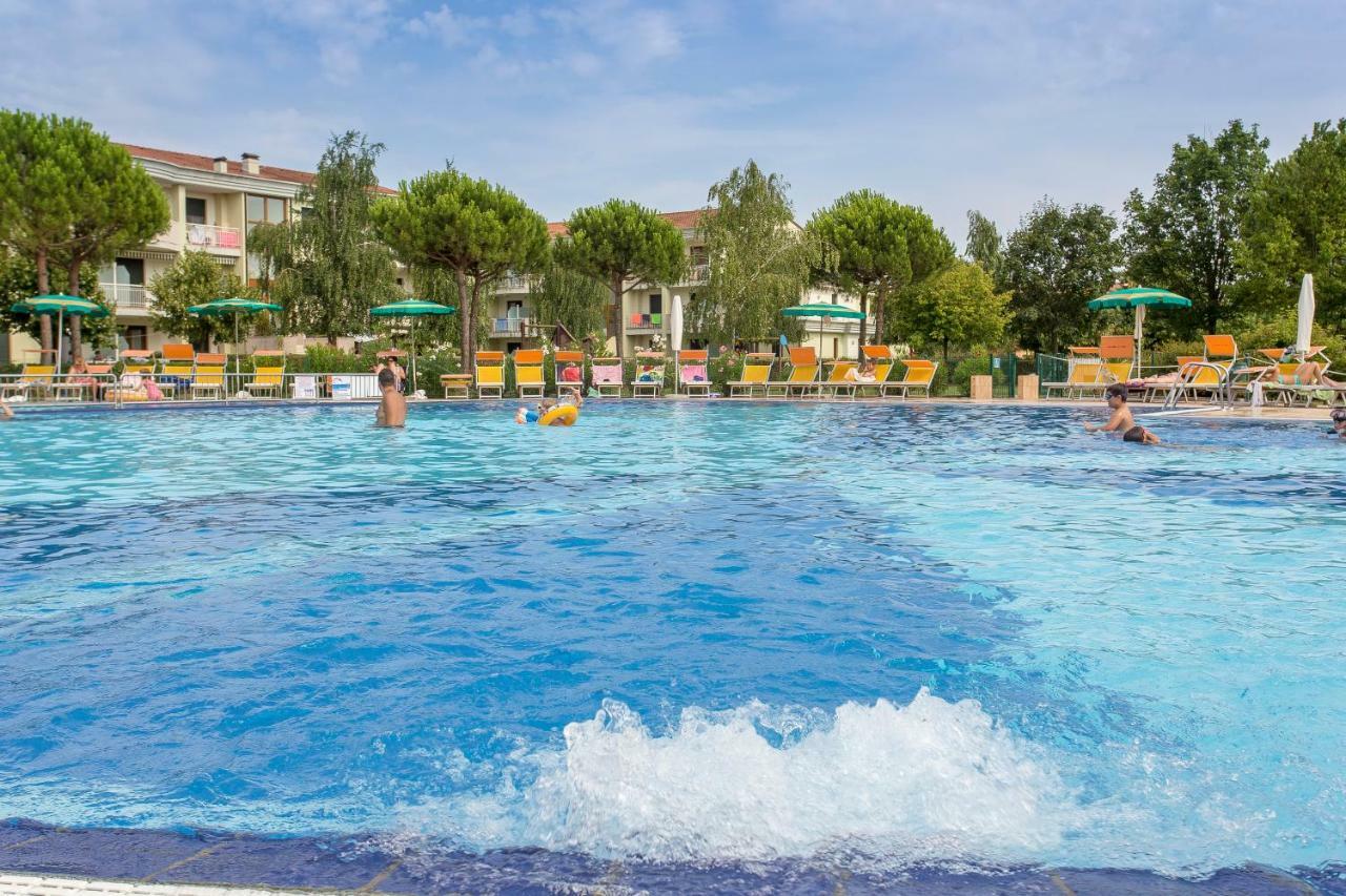 Апартаменты Olmi Lido Altanea Каорле Экстерьер фото